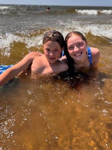 💔 A family in Michigan is living through an unimaginable tragedy, and right now they desperately need our prayers. Calvin Shepard was just 12 years old. His sister, Karalee, is only 13.