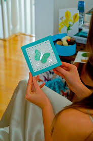 Pentru a realiza acest background am combinat cateva stampile de la viva decor. Diy Pas Cu Pas Cum Sa Realizezi O Felicitare Handmade De Martisor