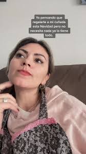 Carolina Caudillo's Instagram, Twitter & Facebook