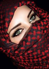 Beautiful Women Panosundaki Pin