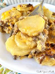 Hamburger Potato Casserole An Easy Casserole Recipe With Ground Beef Cheese An Potatoe Casserole Recipes Hamburger Potato Casserole Easy Casserole Recipes