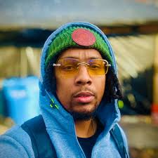 Let me re-introduce myself…Sashana Forbes M.Ed 🎓🤍 Thank you so much to  God, my family and loved ones! I could not have done this without my  support sytem! #MasteredIt