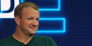 Facebookers Pile Into Fight About WhatsApp's Founders Quitting