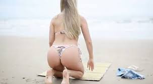 Resultado de imagem para mulheres gauchas de biquine imagens