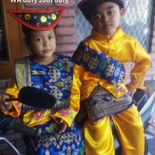 Untuk warna dari pakaian adat ini ada dua yakni merah dan ungu. Jual Baju Adat Anak Couple Kostum Daerah Ntt Nusa Tenggara Timur Kota Bandung Bajuadatanak Kesumadewi Tokopedia