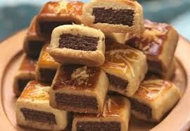 Meskipun jajanan ini dapat dengan mudah kamu beli di pasar atau di penjual kue basah pinggir jalan, namun tidak ada salahnya jika kamu mencoba membuatnya sendiri di rumah. Resep Kue Kering Nastar Wafer Lebaran Makin Spesial Dengan Kue Buatan Sendiri Portal Jember