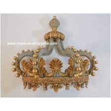 It has a beautiful parcel gold leaf surface and measures just over 25 inches wide. Bed Crown Canopy Head Gold