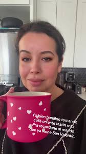 Cafe en mi taza rosa, buenos dias ! #humor #foryou #fyp  #tiktokaffiliateprogram #coffee #humor #sanvalentin