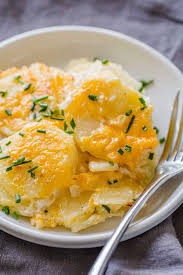 Creamy Cheesy And Easy Scalloped Potatoes Recipe This Holiday Worthy Potato Side D Easy Scalloped Potatoes Recipe Scalloped Potatoes Easy Scalloped Potatoes