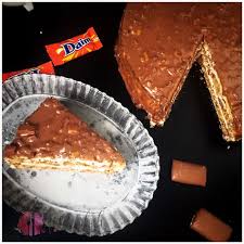 Ganz so easy umwandeln lässt sie sich leider nicht. Daim Torte Aus Dem Hause Foodwerk Ch Denn Das Leben Isst Bunt Daim Torte Kuchen Und Torten Rezepte Leckere Torten