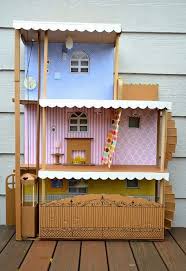 Epingle Par Heli Jalkanen Sur Minihome Maison De Poupee En Carton Jouets En Carton Maison De Poupee
