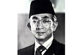 Halaman berikut berisi daftar orang yang pernah menjabat sebagai menteri pendidikan dan kebudayaan indonesia. Senarai Penuh Menteri Pendidikan Malaysia Sejak Merdeka