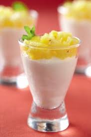 Voici Un Dessert A Deguster Idealement Sur La Terrasse Quand Le Soleil Est Au Rendez Vous Rien D Fromage Blanc Dessert Leger Et Frais Desserts Rafraichissants
