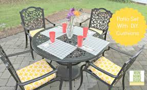 Accessorize your outdoor area in a jiffy with these simple and versatile cushions. Diy Outdoor Seat Cushions Curlycraftymom Com