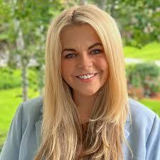 Caroline Polk's Instagram, Twitter & Facebook