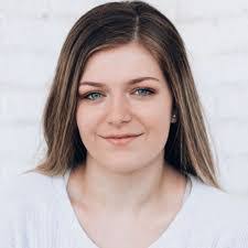 Amber Sunde's Instagram, Twitter & Facebook