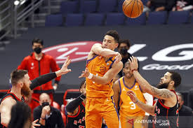 Kendall jenner 's boyfriend, devin booker, says he's ready to put a ring on it, a source exclusively tells life & style. Devin Booker Pimpin Suns Raih Kemenangan Atas Charlotte Lewat Overtime Antara News