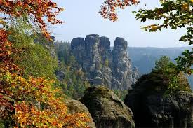 Blick Von Der Bastei Im Herbst Elbsandsteingebirge Sachsischeschweiz In Der Fotocommunity Fotolan Elbsandsteingebirge Sachsische Schweiz Reisen Deutschland