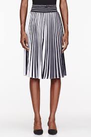 Black And White Pleated Skirt This Is Definitely Out Of My Budget But Would Love A Similar Piece Christopher Kane Black And White Black And White Skirt Womens Skirt White Pleated Skirt