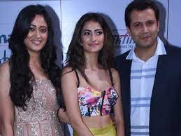 Actress shweta tiwari is back in news and yet again for her troubled marriage life with abhinav kohli whom she married in the year 2013 after divorcing first husband raja chaudhary. Exclusive Shweta Tiwari S Husband Abhinav Kohli Rubbishes All The Allegations Made By Former S Friend Says It Was Not Shweta S Mom But He Who Raised Palak Times Of India