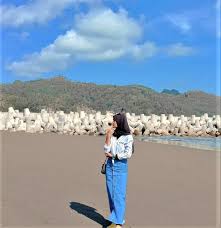 Jasad wisatawan yang hilang di pantai jetis cilacap ditemukan, ini identitasnya. Terhipnotis Keindahan Pantai Jetis Di Timur Cilacap Indonesia Traveler