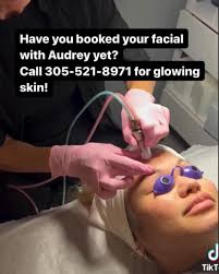 Audrey Thorne (@audreythorne) • Instagram photos and videos