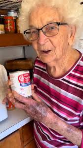 Celebrating day 8 with Bacon Mac and Cheese 🥓🤝🧀 Ingredients 1/2lb bacon,  chopped 2c elbow macaroni pasta 3 Tbsp flour 2 Tbsp butter 1 Tbsp reserved  bacon fat 2.5c Carnation Evaporated Milk