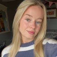 Amelia Squire's Instagram, Twitter & Facebook