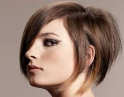 Réaliser un carré plongeant long ne s'improvise pas étant donné qu'il est important de savoir quelles techniques utiliser afin de ne pas rater votre coupe. Comment Rattraper Un Carre Plongeant Qui Ne Me Va Pas Du Tout Trucs De Nana