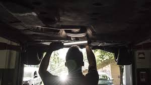 Manche Autoreparaturen Haben Zeit In 2020 Reifenwechsel Autos Reparatur