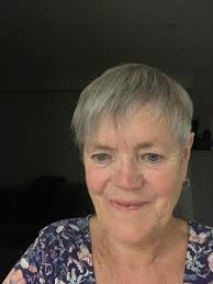 Did you know that saying, “you need darkness to see the light” is actually  about hair color? 🤔 I would definitely consider this color the ultimate  beige bronde 💫 So thankful for