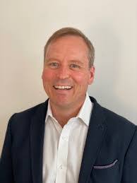 Damien Healy's Instagram, Twitter & Facebook