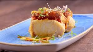 Tengo dos aficiones, la cocina y la. Merluza Rellena De Jamon Serrano Sergio Fernandez Receta Canal Cocina Merluza Rellena Recetas De Comida Comida