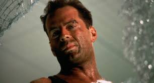 Eugenio em Filmes: BRUCE WILLIS NO 'INFERNO NA TORRE' DE JOHN McTIERNAN