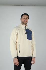 La polaire pour homme est la veste d'extérieur idéale pour vous protéger du froid. Polaire Napapijri Blanc Toehz White