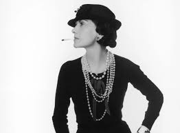 كوكو شانيل coco chanel (بالفرنسية: ØªÙ‚Ø±ÙŠØ± Ø¹Ù† ÙƒÙˆÙƒÙˆ Ø´Ø§Ù†ÙŠÙ„ ÙƒÙŠÙ Ø´ÙƒÙ„ Ø§Ù„ÙÙ‚Ø± ÙƒØ§Ù‡Ù†Ø© Ø§Ù„Ø£Ø²ÙŠØ§Ø¡ Ø§Ù„Ø±Ø§Ù‚ÙŠØ©