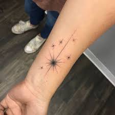 One popular variation of the star tattoo is the shooting star tattoo design. Shooting Star Tattoo Men Novocom Top