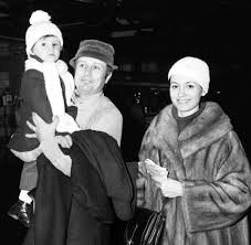 Carla fracci sarebbe in gravi condizioni e si attendono ulteriori notizie sul suo stato di salute. Cs4jqafr0relrm