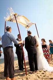 Brewery Beach Jewish Wedding Mazelmoments Com Jewish Wedding Wedding Chuppah Jewish Wedding Traditions