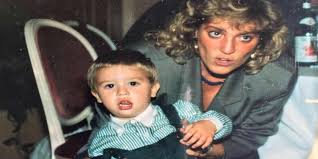 Cristiana ciacci è la figlia di little tony. Annamaria Berrinzaghi Chi E La Madre Di Fedez Eta Carriera Vita Privata Controcopertina Com