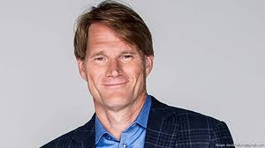 Rob Cochran's Instagram, Twitter & Facebook