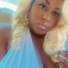 What are suggestions for a family reunion location that is middle ground  for all attendees?