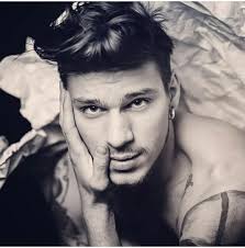 Tʜᴇsᴇ Cʜᴀɪɴs {ˢᵉᵐᶤᵃᵈᵛᵃᶰᶜᵉᵈᴿᴾ}