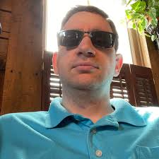 Like any Star Trek fan, I stopped to enjoy the view of the warp core while  playing ST Resurgence. It's a nice change to see this X-shaped  configuration rather than the traditional