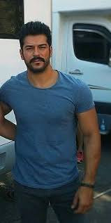 Yasemin Aslan Adli Kullanicinin Burak Ozcivit Panosundaki Pin Sakal Modelleri Unluler Sakal