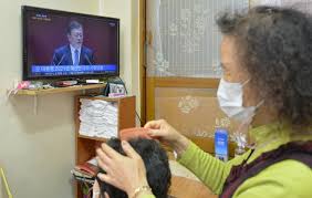 락다운 수준으로 3단계 강하고 짧게 끝내야…그동안 의료체계 정비. Slbqeytlxtyodm
