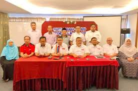 Selain barisan calon yang bertanding, busana yang dikenakan penyokong mereka turut mencuri tumpuan lensa pada pagi sabtu. Amanah Johor Umum 13 Calon Bertanding Pada Pru14