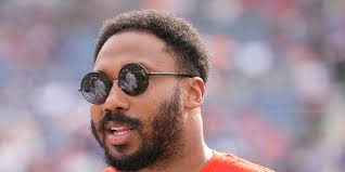 Browns Myles Garrett bares all