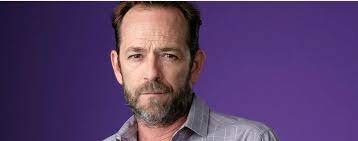 Wenn gott tot ist, dann muss er irgendwann gestorben sein. Luke Perry Gestorben Mit Nur 52 Jahren Medien Gesellschaft Tagesspiegel