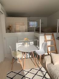 ルームツアー 特徴的なロフトを活かした北欧テイストのナチュラルなお部屋コーディネート 一人暮らし お部屋 おしゃれ インテリア 1k ドライフラワー アートポスター ロフト部屋 ide dekorasi rumah desain interior ide kamar tidur